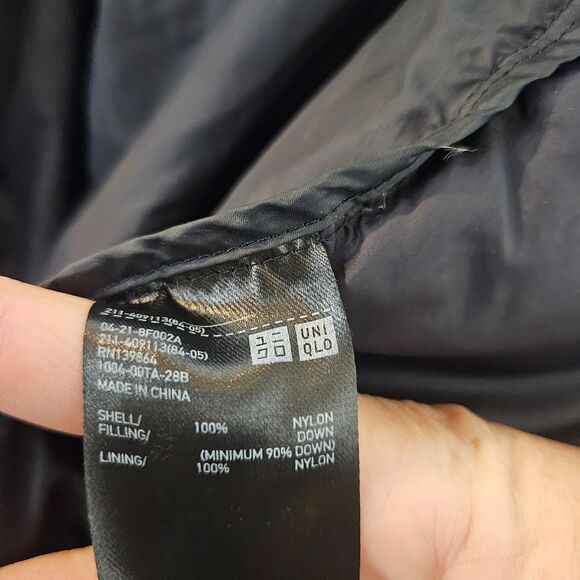 Uniqulo Packable Down Puffer Coat Women's Size Small Black Lightweight With Hood - Picture 9 of 10